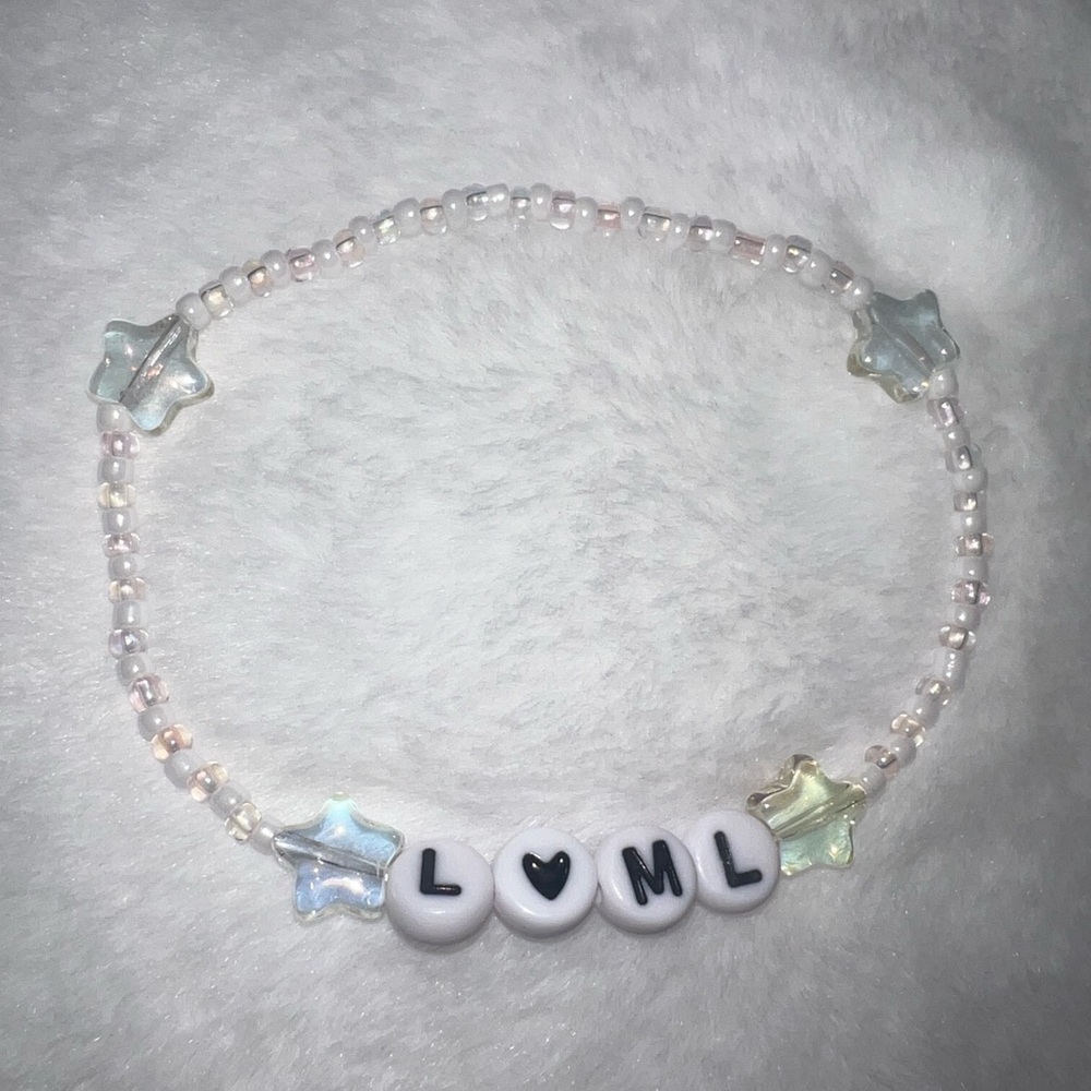 Taylor Swift Eras Tour Friendship Bracelet - Picture 2 of 4